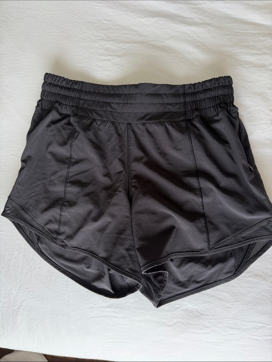 lululemon athletica Pants - Lululemon Hotty Hot Shorts High-Rise Lined 4” size 4